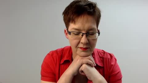 Sofie Velvet online show from 13, 2, 2025