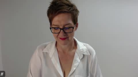 Sofie Velvet online show from 16, 4, 2026