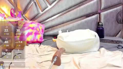 KELLY-HILL online show from 4, 3, 2026