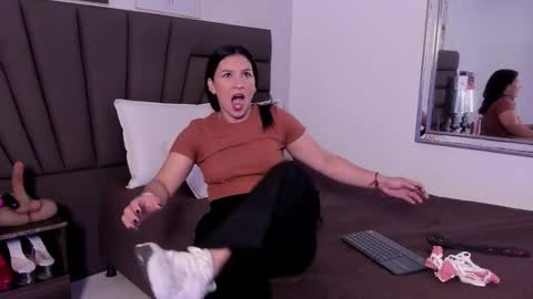      online show from 12, 11, 2025