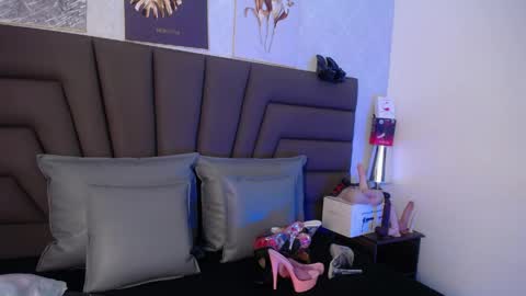      online show from 30, 3, 2026