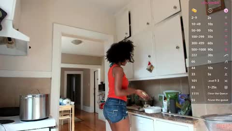 Chloe Kiwi online show from 9, 9, 2025