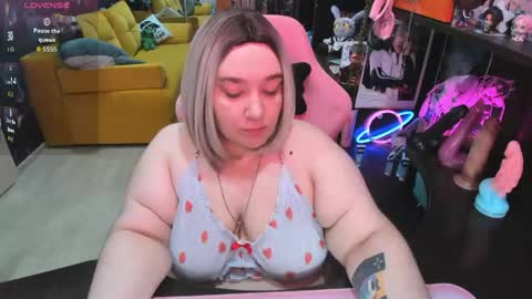 Snapshot of softie_sofy chatting on 10, 6, 2026 Sofie online show from 10, 6, 2026