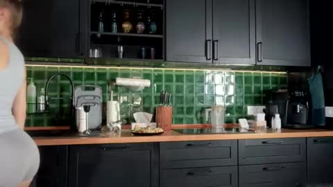 Bella online show from 28, 2, 2026