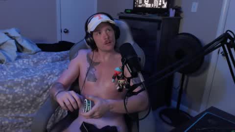 Snapshot of somethinqfunny chatting on 2, 12, 2024 Lover Boi online show from 2, 12, 2024