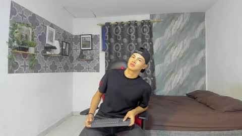 son_hades online show from 28, 2, 2026