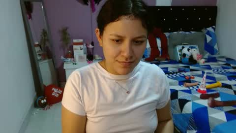 sonialatin69 online show from 28, 2, 2025