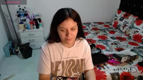 Snapshot of sonialatin69 chatting on 5, 6, 2026 sonialatin69 online show from 5, 6, 2026