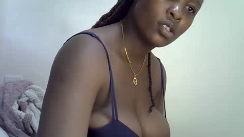 Snapshot of sonnia02 chatting on 3, 2, 2026 sonnia02 online show from 3, 2, 2026