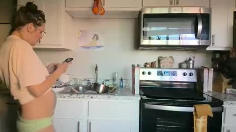 Sonnie Day online show from 4, 3, 2026