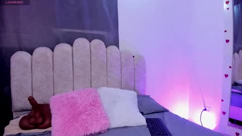 Snapshot of soofii_james chatting on 17, 9, 2025 sofi  online show from 17, 9, 2025