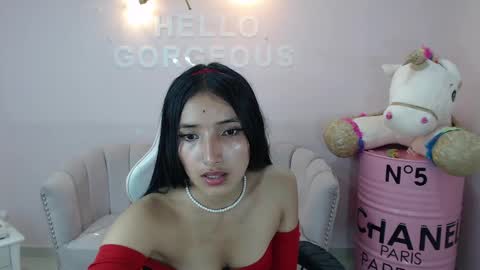Sophi  online show from 1, 2, 2025