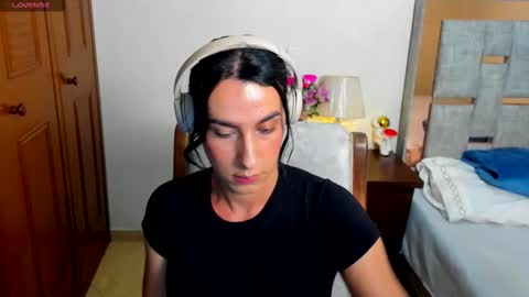 sophia CM online show from 2, 10, 2025