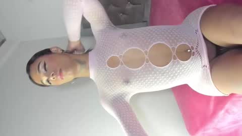 Snapshot of sophia_horny19 chatting on 25, 10, 2025 sophia_horny19 online show from 25, 10, 2025