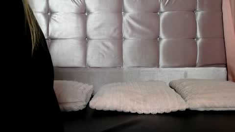 SophiaLee online show from 12, 4, 2026