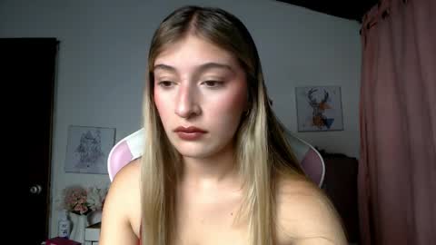 SophiaLee online show from 22, 4, 2026