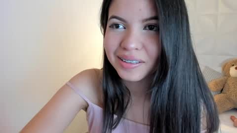 Sophia Howland online show from 16, 4, 2026