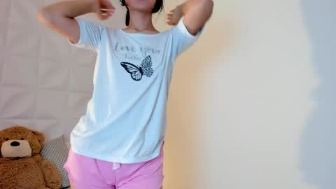 Sophia Howland online show from 22, 5, 2026