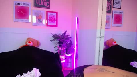 Sophie  online show from 15, 6, 2026