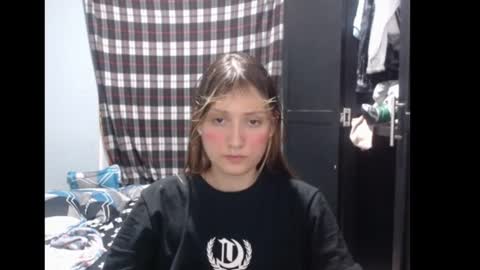 Snapshot of sophie_cutexx chatting on 21, 9, 2025 sophie online show from 21, 9, 2025