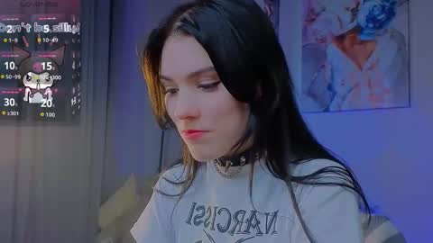 sophie_nomenal_ online show from 4, 11, 2025