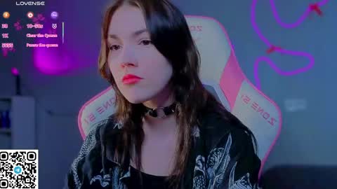 sophie_nomenal_ online show from 4, 4, 2026