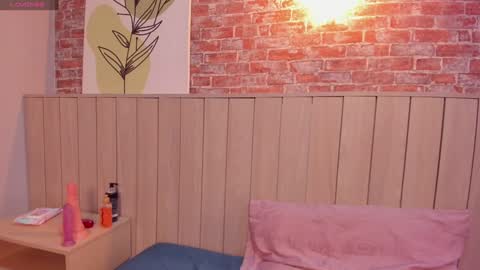 Snapshot of sophiebenson_ chatting on 6, 12, 2024 Sophie online show from 6, 12, 2024