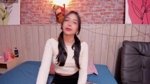 Snapshot of sophiebenson_ chatting on 28, 12, 2024 Sophie online show from 28, 12, 2024