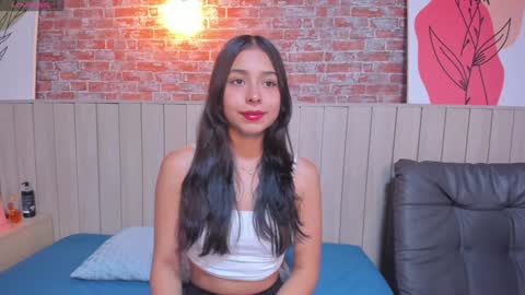 Snapshot of sophiebenson_ chatting on 13, 1, 2025 Sophie online show from 13, 1, 2025