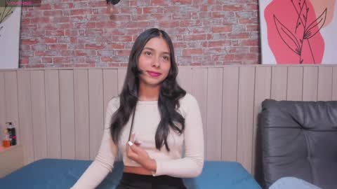 Snapshot of sophiebenson_ chatting on 5, 2, 2025 Sophie online show from 5, 2, 2025