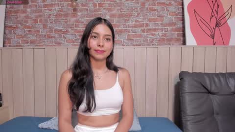 Snapshot of sophiebenson_ chatting on 6, 2, 2025 Sophie online show from 6, 2, 2025