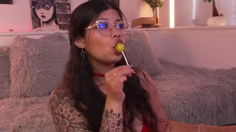 Sophiee  online show from 1, 4, 2026