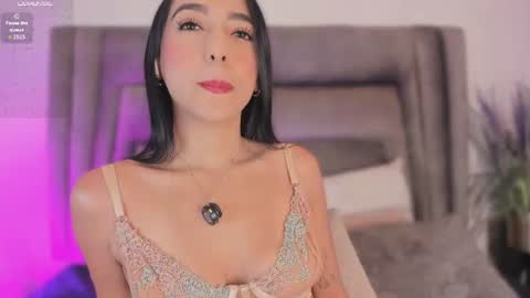 Snapshot of sophiee_smith chatting on 15, 6, 2026 Sophie online show from 15, 6, 2026