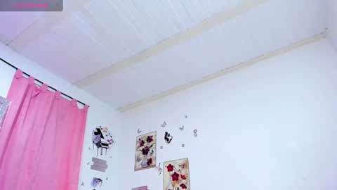 Snapshot of sophieewoods chatting on 18, 12, 2024 Sophie Woods online show from 18, 12, 2024