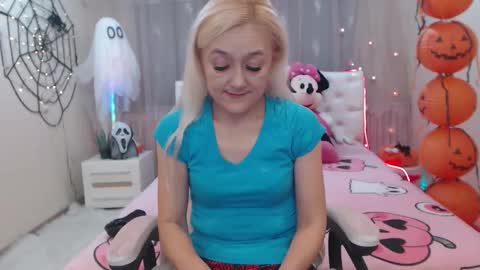 sophiekittyy online show from 11, 10, 2025