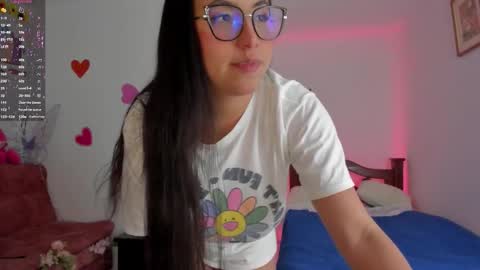 Sophie LAmour online show from 5, 10, 2025