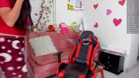 Sophie LAmour online show from 16, 11, 2025