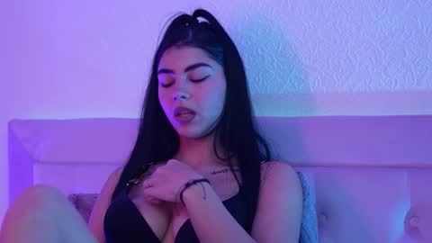  Sophie  online show from 19, 12, 2025