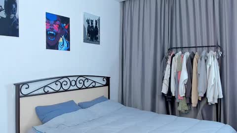 SophieRayne online show from 2, 3, 2026