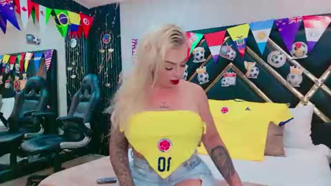 Snapshot of sophiewinslow chatting on 7, 7, 2026 SophieWinslow online show from 7, 7, 2026