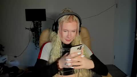 soska_albinosk online show from 16, 12, 2025