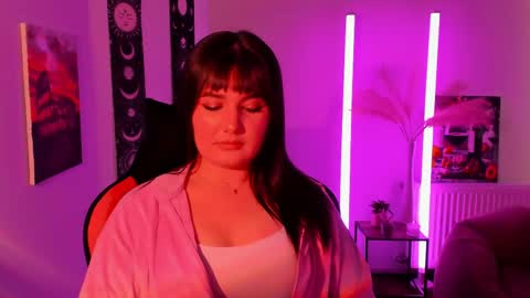 Snapshot of sour_cherry_ chatting on 25, 4, 2026 Jennie online show from 25, 4, 2026