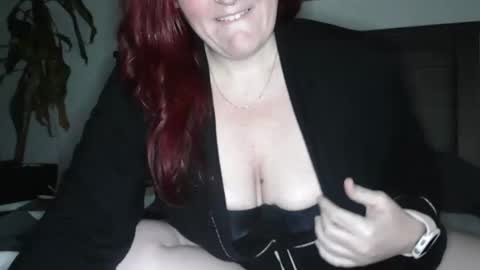 Snapshot of southernelle1 chatting on 12, 3, 2025 SouthernElle online show from 12, 3, 2025