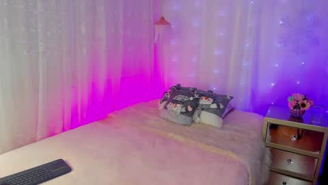      25  online show from 5, 1, 2025