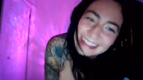 Spicywhitethangs online show from 17, 7, 2026