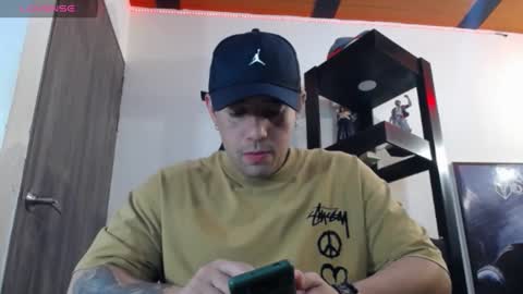 Snapshot of spartacus_cam chatting on 31, 12, 2024     online show from 31, 12, 2024