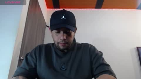 Snapshot of spartacus_cam chatting on 1, 2, 2025     online show from 1, 2, 2025