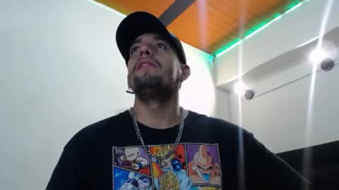 Snapshot of spartacus_cam chatting on 5, 2, 2025     online show from 5, 2, 2025