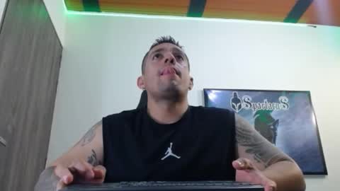 Snapshot of spartacus_cam chatting on 16, 9, 2025     online show from 16, 9, 2025