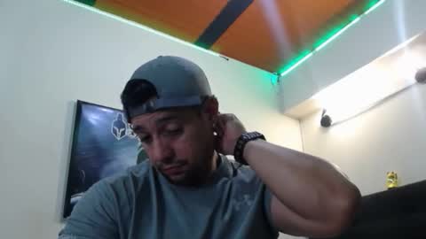 Snapshot of spartacus_cam chatting on 26, 9, 2025     online show from 26, 9, 2025